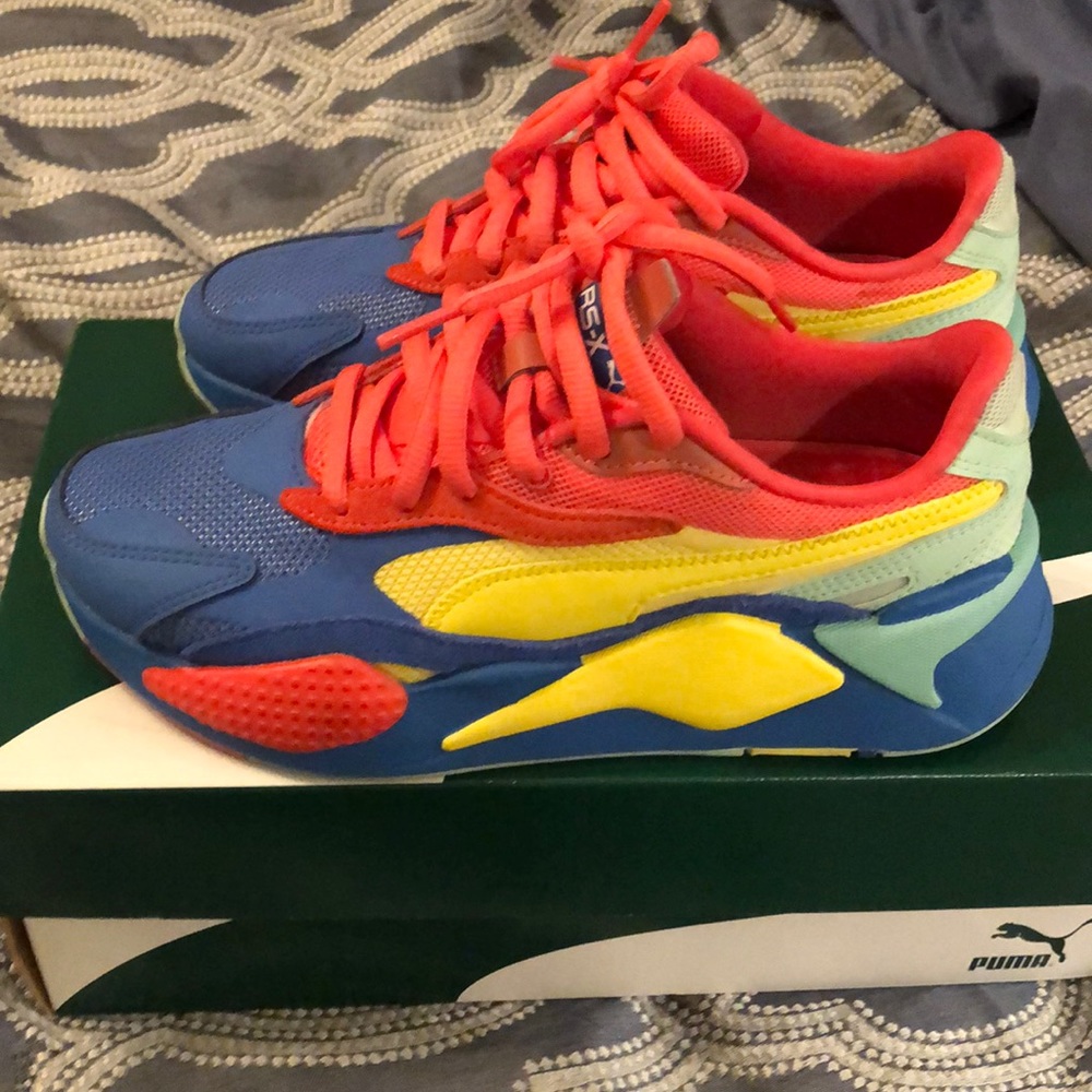 Puma tennis shoes